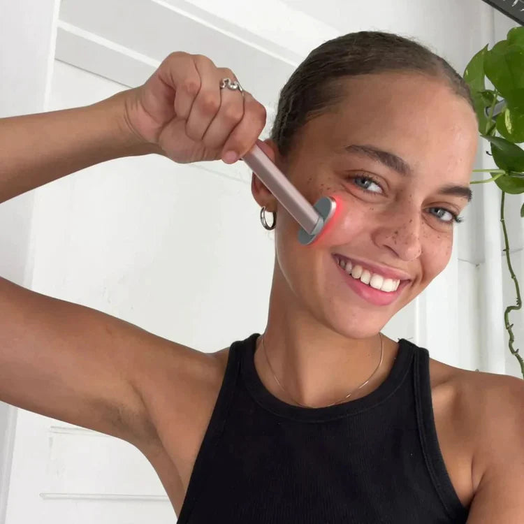 ULTRA LIFT™ LED Anti-Age Wand som Lyfter, Stramar & Ger Glow på Minuten Anesi Scandinavia