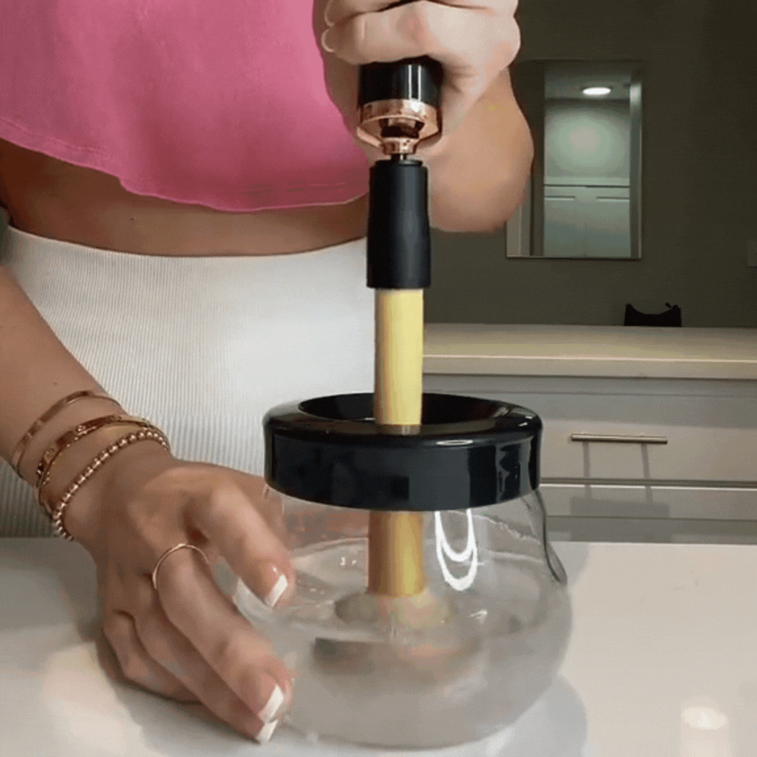 AURORA™ – The solution for clean makeup brushes in seconds · Goodbye dirt and pimples