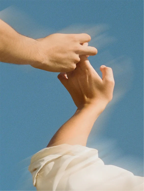 Αντηλιακό Stick SPF50 — Αόρατη Μεταλλική Προστασία για Όλους τους Τύπους Δέρματος